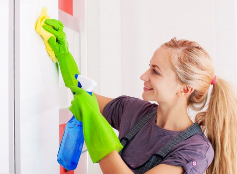 Sensitive property clearance in Kingston for a flat or family home